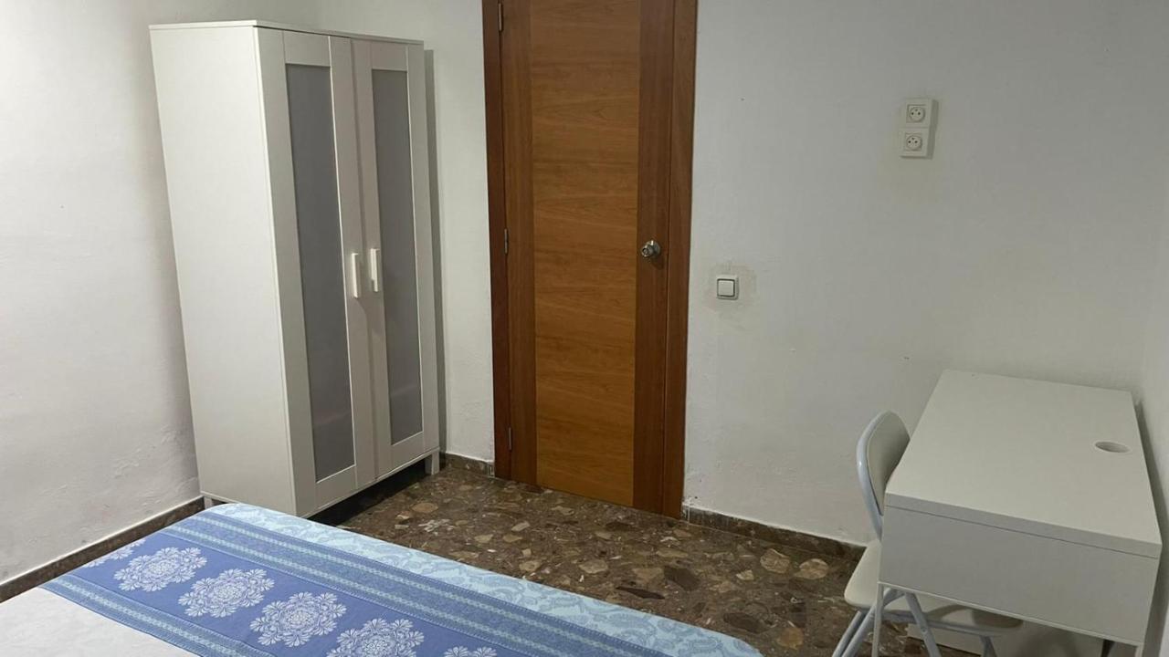 Alquiler Universidades Malvarrosa Playa Maritim Valencia Solo Para Familias Con Ninos Exterior photo